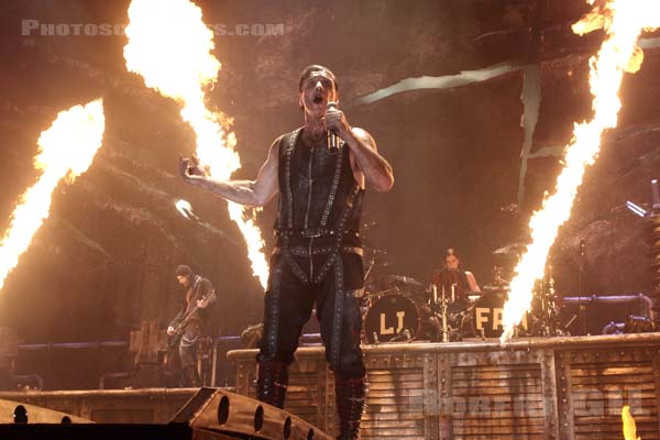 RAMMSTEIN - 2009-12-09 - PARIS - Bercy - 